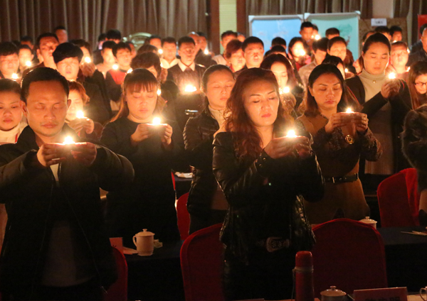 蒙太奇2016年經(jīng)銷商年會：大型祈?；顒?></a> </div>
                        <div   id=